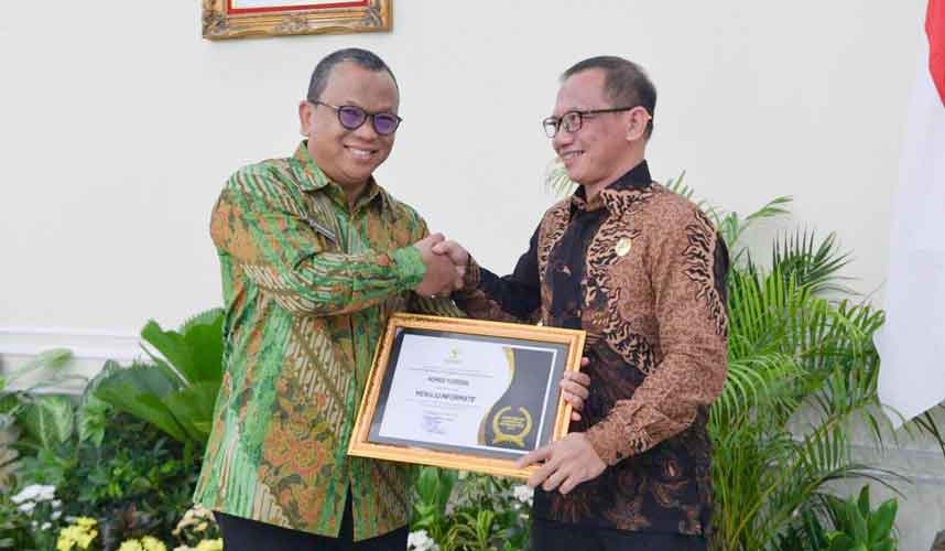 KY Pertahankan Predikat Menuju Informatif dalam Anugerah Keterbukaan Informasi Publik 2019 KY Pertahankan Predikat Menuju Informatif dalam Anugerah Keterbukaan Informasi Publik 2019
