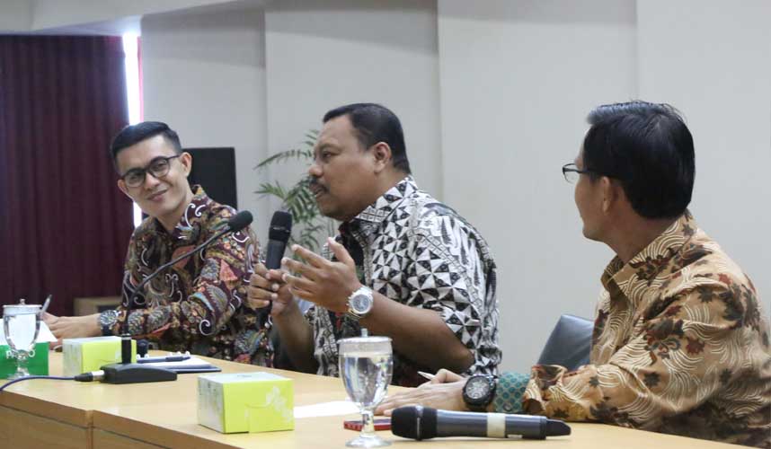 Ratusan Mahasiswa FH UNG Pelajari Pengawasan Hakim di KY Ratusan Mahasiswa FH UNG Pelajari Pengawasan Hakim di KY