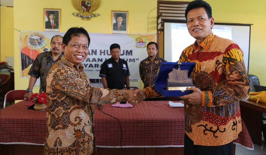 Masyarakat Berhak Paham Soal Hukum