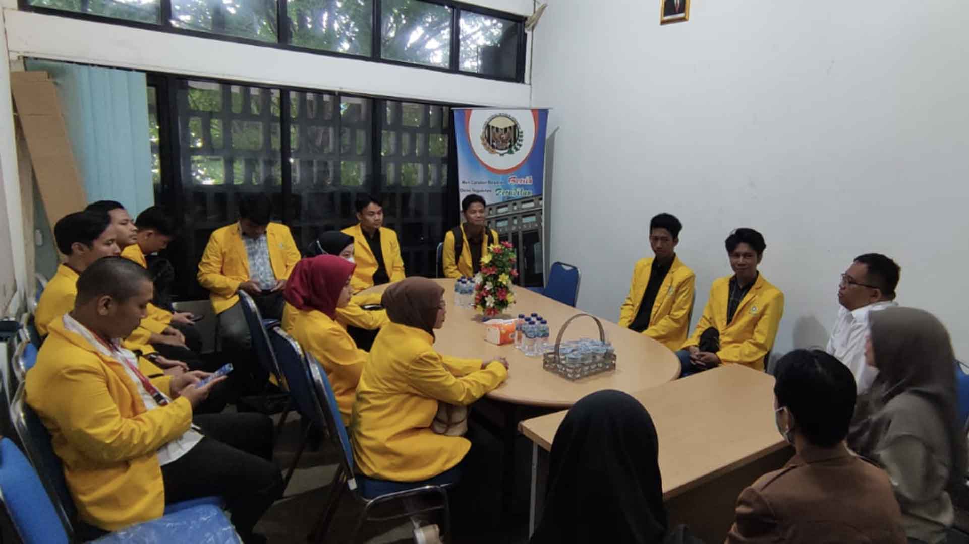 Penghubung KY Sumsel Terima Kunjungan Mahasiswa Klinik Etik Unsri Penghubung KY Sumsel Terima Kunjungan Mahasiswa Klinik Etik Unsri
