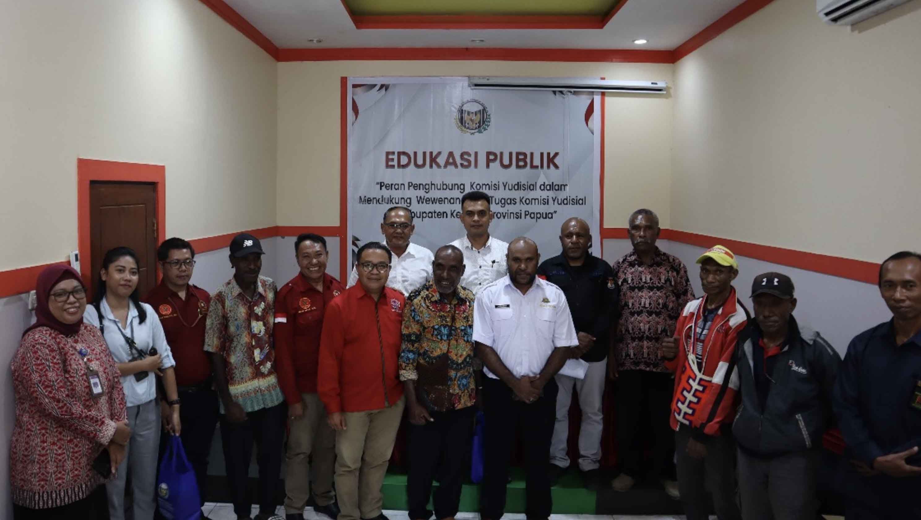 Penghubung KY Papua Gelar Edukasi Publik Kenalkan Wewenang dan Tugas KY Penghubung KY Papua Gelar Edukasi Publik Kenalkan Wewenang dan Tugas KY