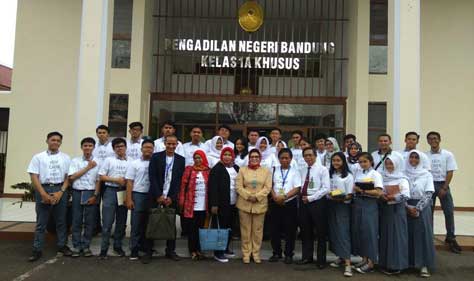 KY Ajak Siswa SMA 2 Bandung Kunjungi PN Bandung