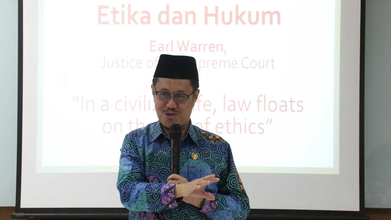 Hakim Diimbau Bijak dalam Bermedia Sosial Hakim Diimbau Bijak dalam Bermedia Sosial