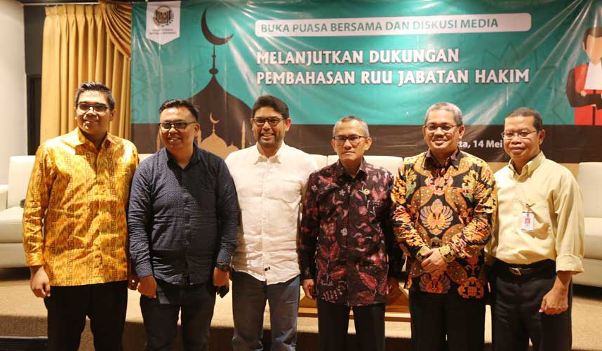 Gelar Kembali Diskusi, KY Harapkan RUU Jabatan Hakim Segera Disahkan Gelar Kembali Diskusi, KY Harapkan RUU Jabatan Hakim Segera Disahkan