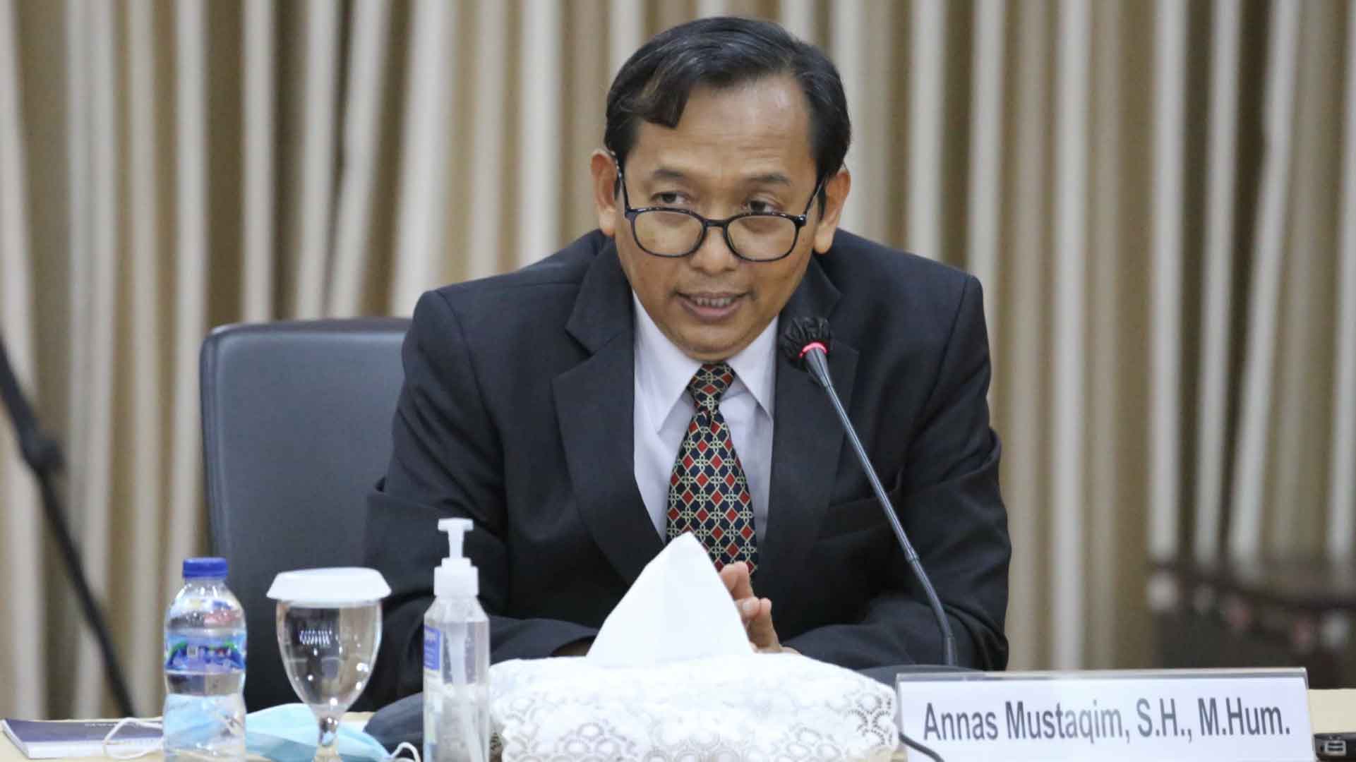 CHA Annas Mustaqim: UU Dapat Dikesampingkan Apabila Bertentangan dengan Nilai Keadilan CHA Annas Mustaqim: UU Dapat Dikesampingkan Apabila Bertentangan dengan Nilai Keadilan