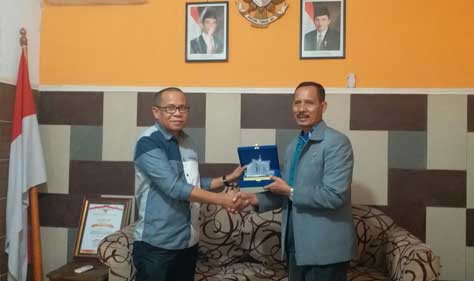 KY Kunjungi Redaksi Suara NTB KY Kunjungi Redaksi Suara NTB