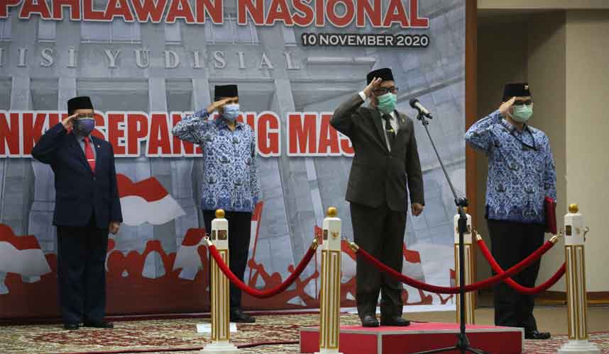 Ketua KY Pimpin Upacara Hari Pahlawan Ketua KY Pimpin Upacara Hari Pahlawan