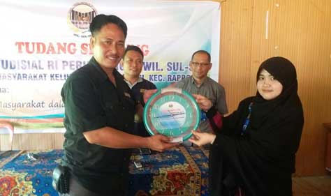 KY Imbau Masyarakat Hindari Suap kepada Hakim KY Imbau Masyarakat Hindari Suap kepada Hakim