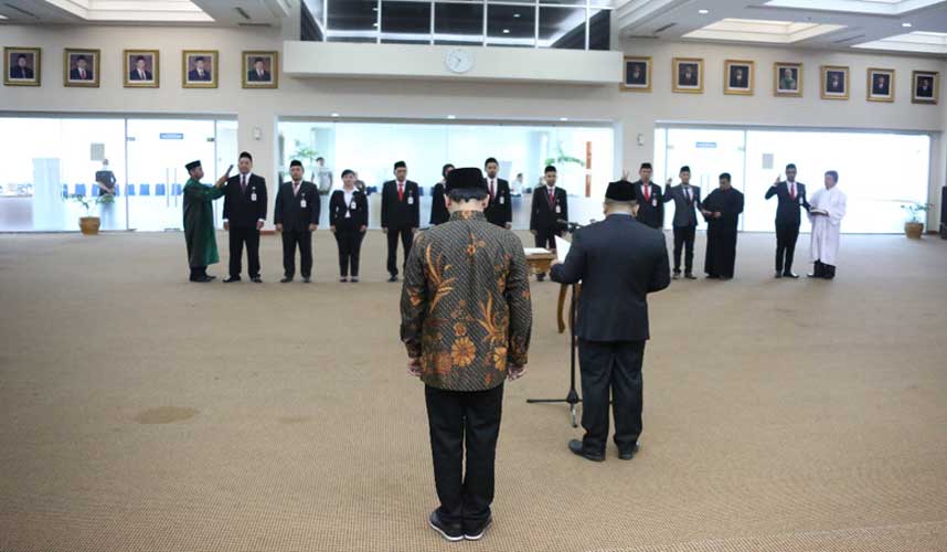 Sekjen KY Lantik Penghubung KY Baru Sekjen KY Lantik Penghubung KY Baru