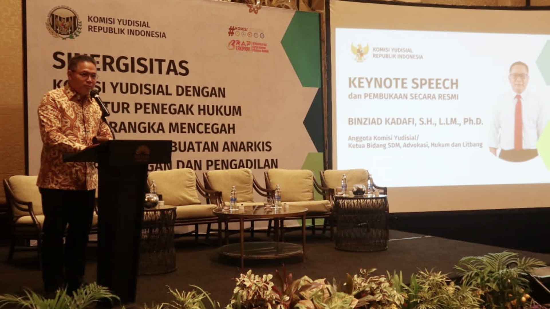 Cegah Perbuatan Anarkis di Pengadilan, KY Gelar Sinergisitas dengan Aparatur Penegak Hukum di Bali Cegah Perbuatan Anarkis di Pengadilan, KY Gelar Sinergisitas dengan Aparatur Penegak Hukum di Bali