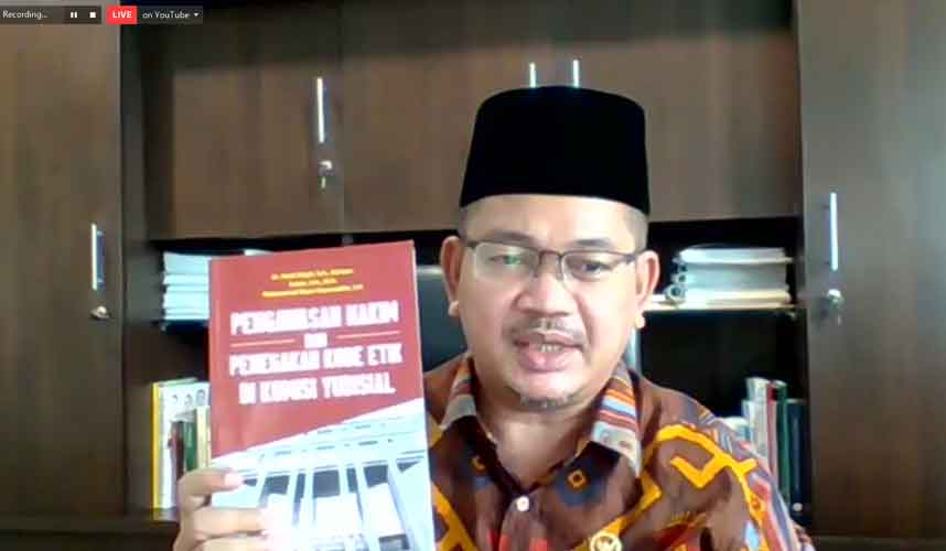Anggota KY Farid Wajdi Mengupas Pengawasan Hakim di Buku Terbarunya Anggota KY Farid Wajdi Mengupas Pengawasan Hakim di Buku Terbarunya