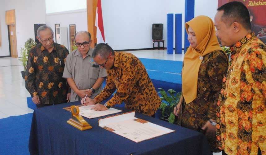 KY Jalin Nota Kesepahaman dengan Universitas Kuningan KY Jalin Nota Kesepahaman dengan Universitas Kuningan