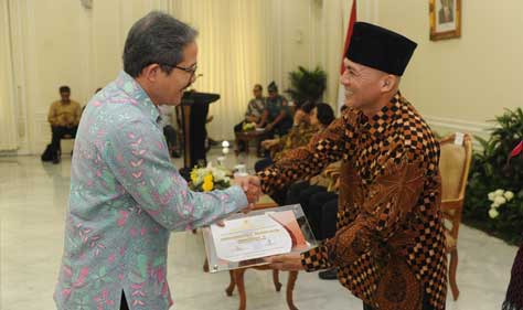 Kado Akhir Tahun, KY Raih Peringkat IV Keterbukaan Informasi Kado Akhir Tahun, KY Raih Peringkat IV Keterbukaan Informasi