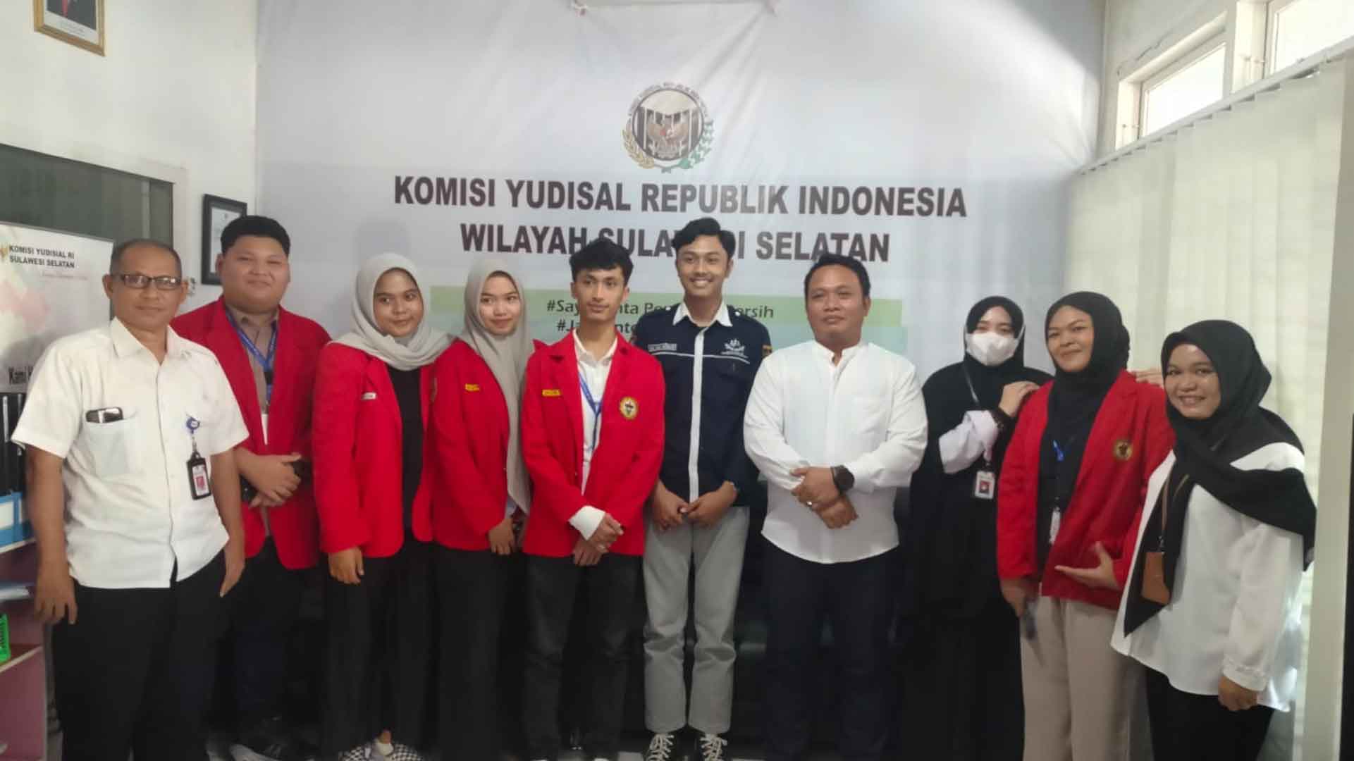 Mahasiswa ALSA FH UNHAS Kembali Magang di Penghubung KY Sulsel Mahasiswa ALSA FH UNHAS Kembali Magang di Penghubung KY Sulsel