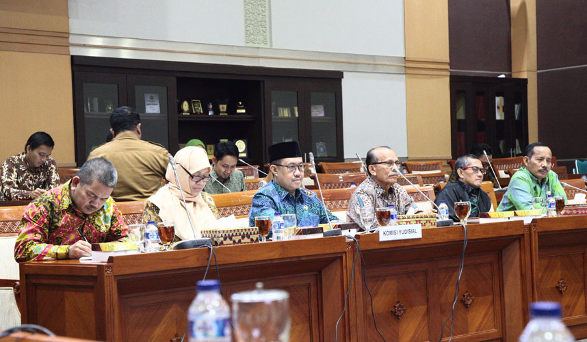 KY Hadiri RDP dengan Komisi III DPR 