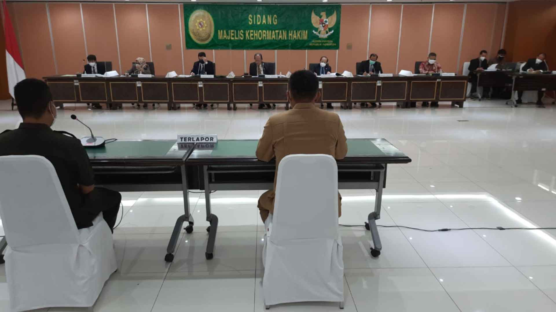 KY dan MA Gelar Dua Sidang MKH: Tiga Hakim Dijatuhi Nonpalu KY dan MA Gelar Dua Sidang MKH: Tiga Hakim Dijatuhi Nonpalu