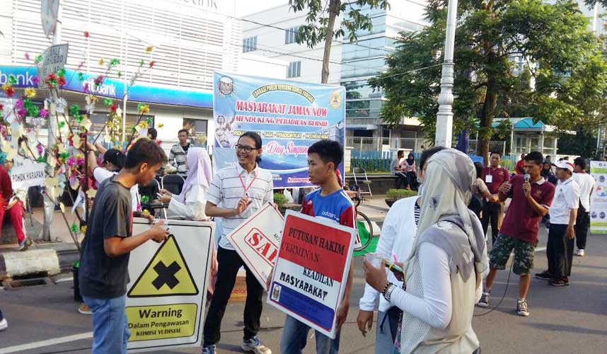 Ratusan Warga Semarang Tulis Harapannya untuk Peradilan Bersih