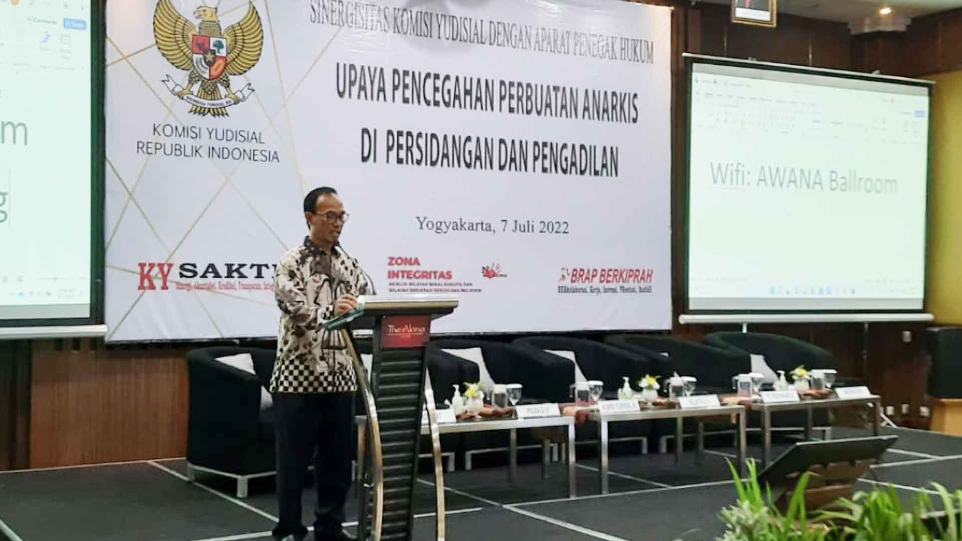 Cegah Perbuatan Anarkis di Persidangan, KY Gelar Forum Diskusi Sinergisitas Dengan Aparatur Penegak Hukum Cegah Perbuatan Anarkis di Persidangan, KY Gelar Forum Diskusi Sinergisitas Dengan Aparatur Penegak Hukum