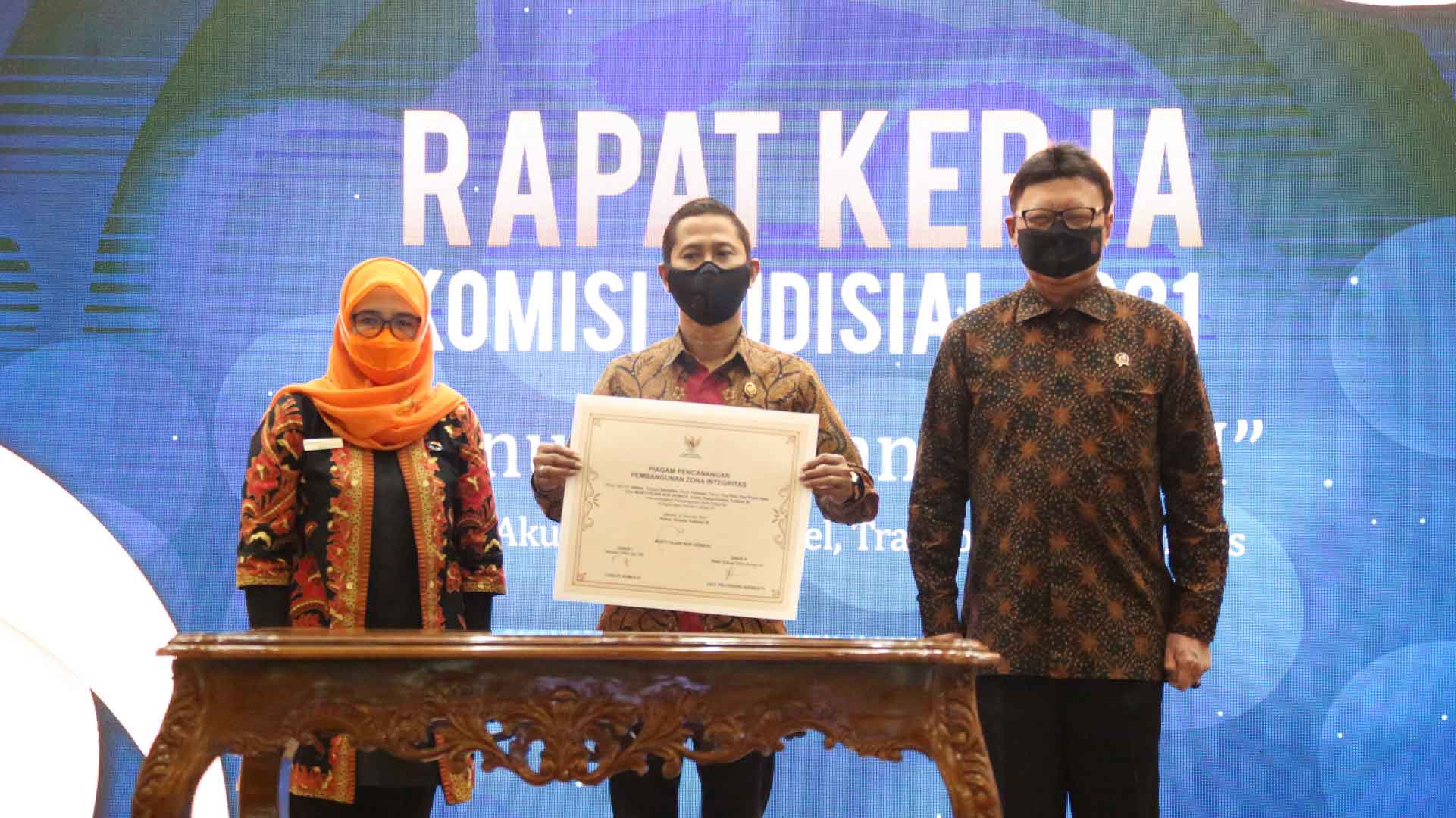 KY Canangkan Zona Integritas dalam Rapat Kerja Tahun 2021 KY Canangkan Zona Integritas dalam Rapat Kerja Tahun 2021
