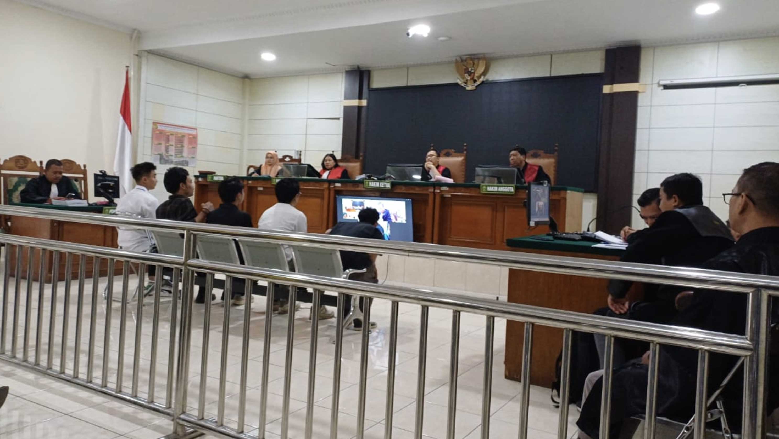 Penghubung KY Jateng Pantau Sidang Perkara Dugaan Kekerasan May Day di PN Semarang Penghubung KY Jateng Pantau Sidang Perkara Dugaan Kekerasan May Day di PN Semarang
