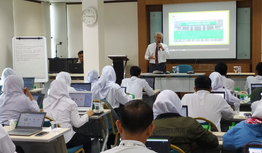 KY Ingatkan Hakim Pegang Teguh KEPPH KY Ingatkan Hakim Pegang Teguh KEPPH
