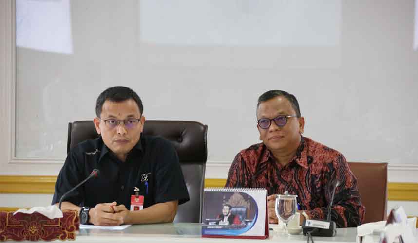 Pererat Silaturahmi, Sekjen KY Bertandang ke MK Pererat Silaturahmi, Sekjen KY Bertandang ke MK