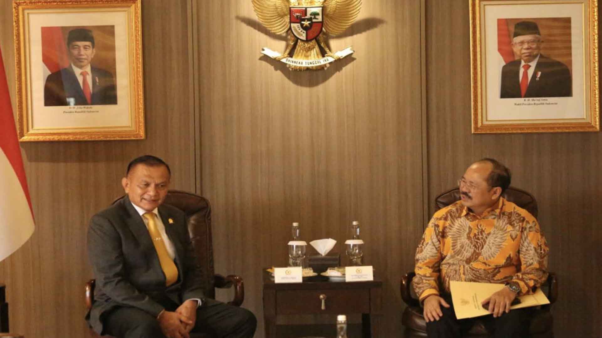 KY Serahkan 11 Nama Calon Hakim Agung dan ad hoc HAM di MA ke DPR KY Serahkan 11 Nama Calon Hakim Agung dan ad hoc HAM di MA ke DPR