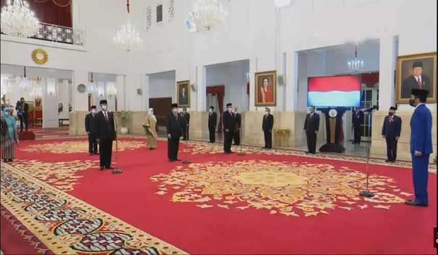 Anggota KY Periode 2020-2025 Ucapkan Sumpah di Hadapan Presiden Anggota KY Periode 2020-2025 Ucapkan Sumpah di Hadapan Presiden