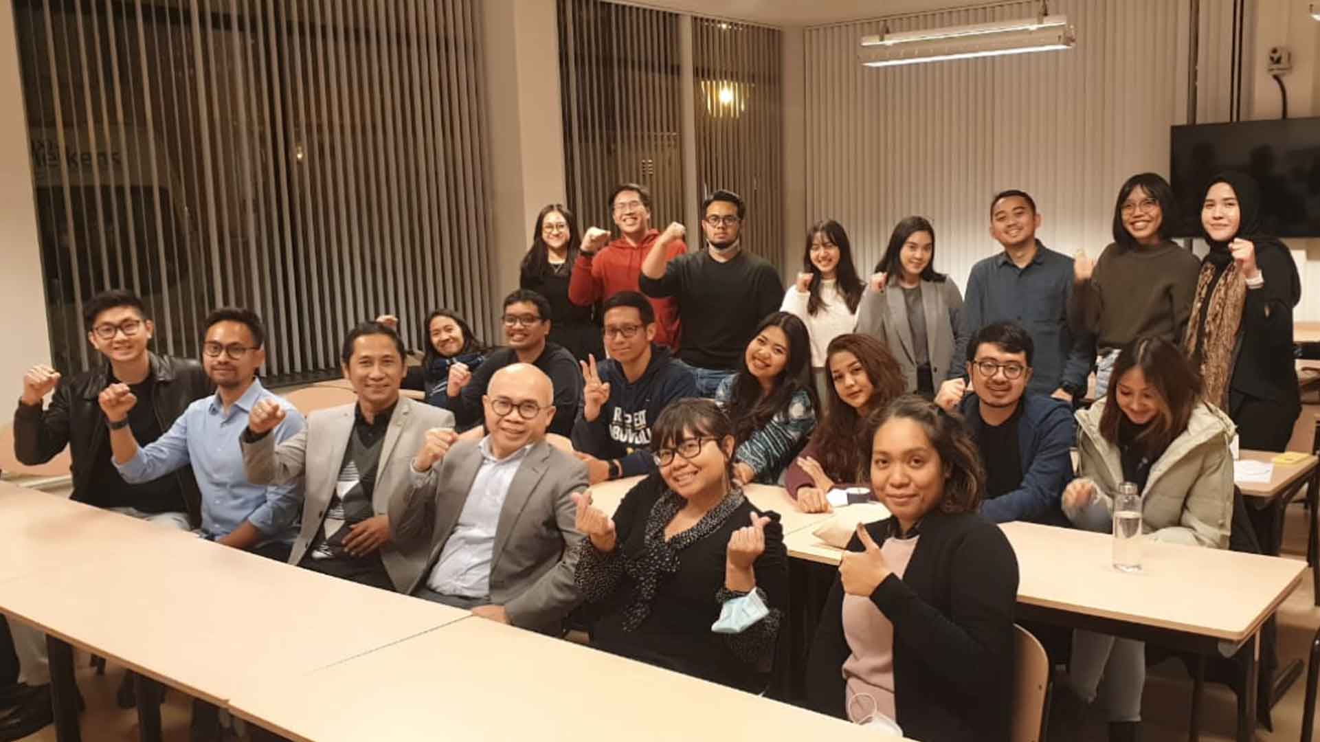 Ketua KY Memberikan Kuliah Umum bagi PPI di Leiden Law School Ketua KY Memberikan Kuliah Umum bagi PPI di Leiden Law School