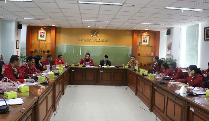 Kunjungi KY, Mahasiswa FH UTBL Ditantang Jadi Hakim Berintegritas Kunjungi KY, Mahasiswa FH UTBL Ditantang Jadi Hakim Berintegritas
