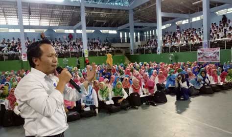 Penghubung KY Kalbar Ajak Maba IAIN Pontianak Awasi Pelanggaran KEPPH Penghubung KY Kalbar Ajak Maba IAIN Pontianak Awasi Pelanggaran KEPPH