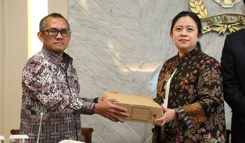 KY Usulkan Enam CHA dan Empat Calon Hakim Ad Hoc ke DPR KY Usulkan Enam CHA dan Empat Calon Hakim Ad Hoc ke DPR