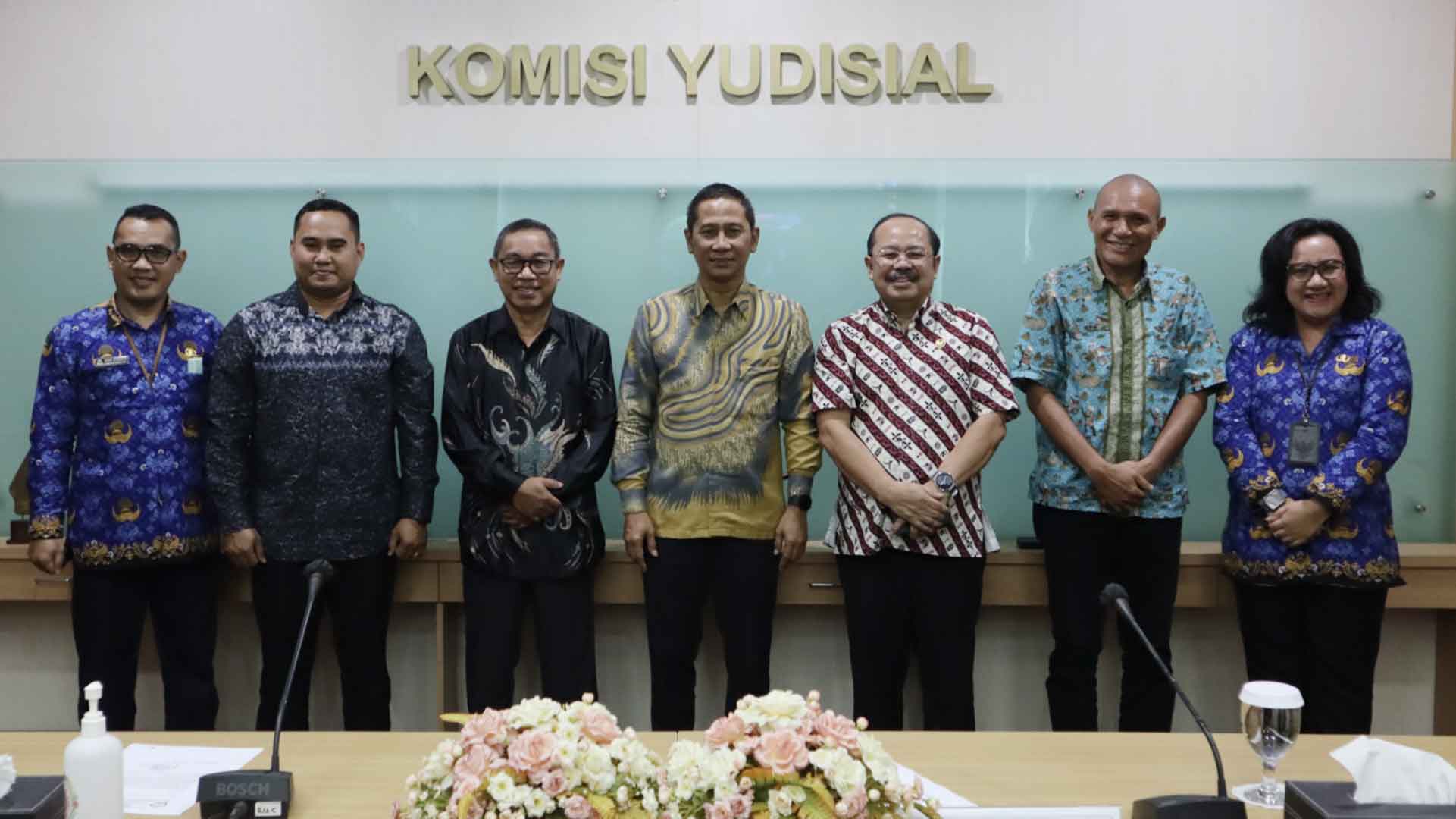 KY Terima Audiensi Universitas Khairun KY Terima Audiensi Universitas Khairun