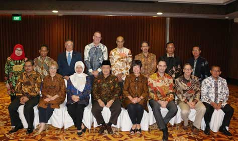 KY Sambut Narasumber Simposium Internasional