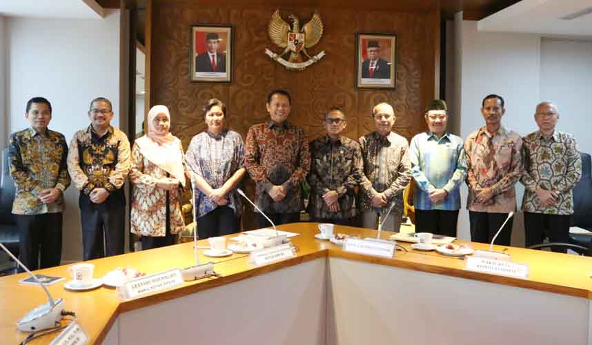 Pimpinan KY Beraudiensi dengan Pimpinan MPR untuk Penguatan KY Pimpinan KY Beraudiensi dengan Pimpinan MPR untuk Penguatan KY