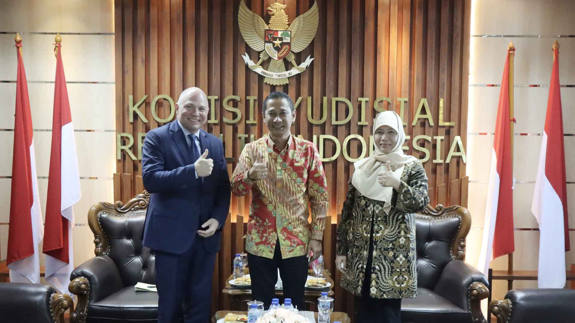 Deputy Head of Mission Uni Eropa Lakukan Pertemuan dengan KY Deputy Head of Mission Uni Eropa Lakukan Pertemuan dengan KY