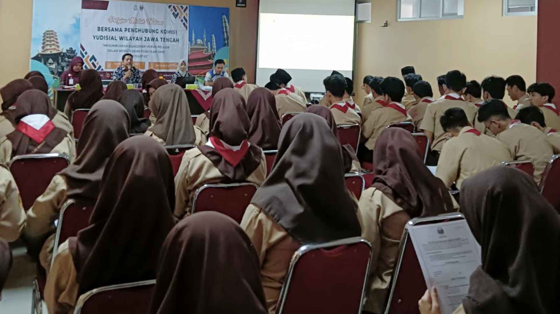 Penghubung KY Jateng dan Mahasiswa UIN Pekalongan Gelar Edukasi Hukum