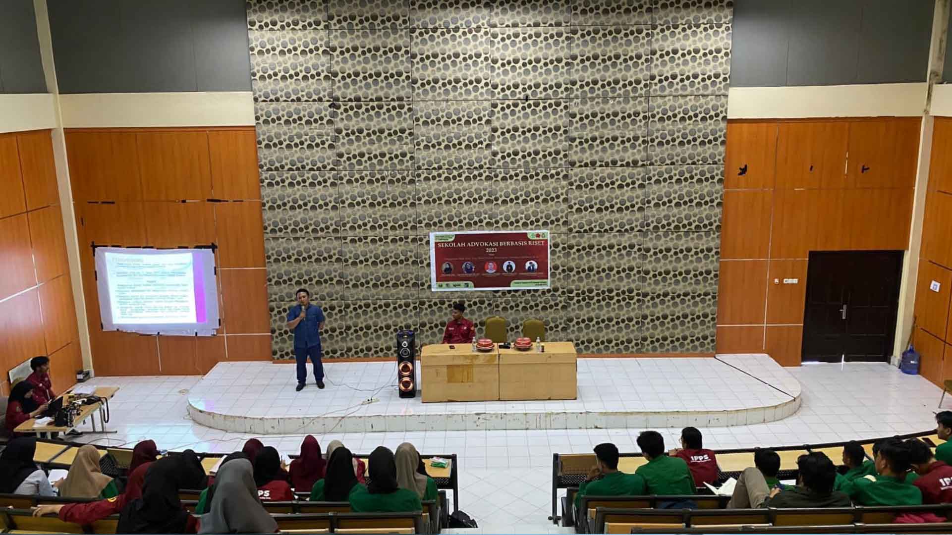 Penghubung KY Sulsel Beri Materi Advokasi Hakim di Sekolah Advokasi Penghubung KY Sulsel Beri Materi Advokasi Hakim di Sekolah Advokasi