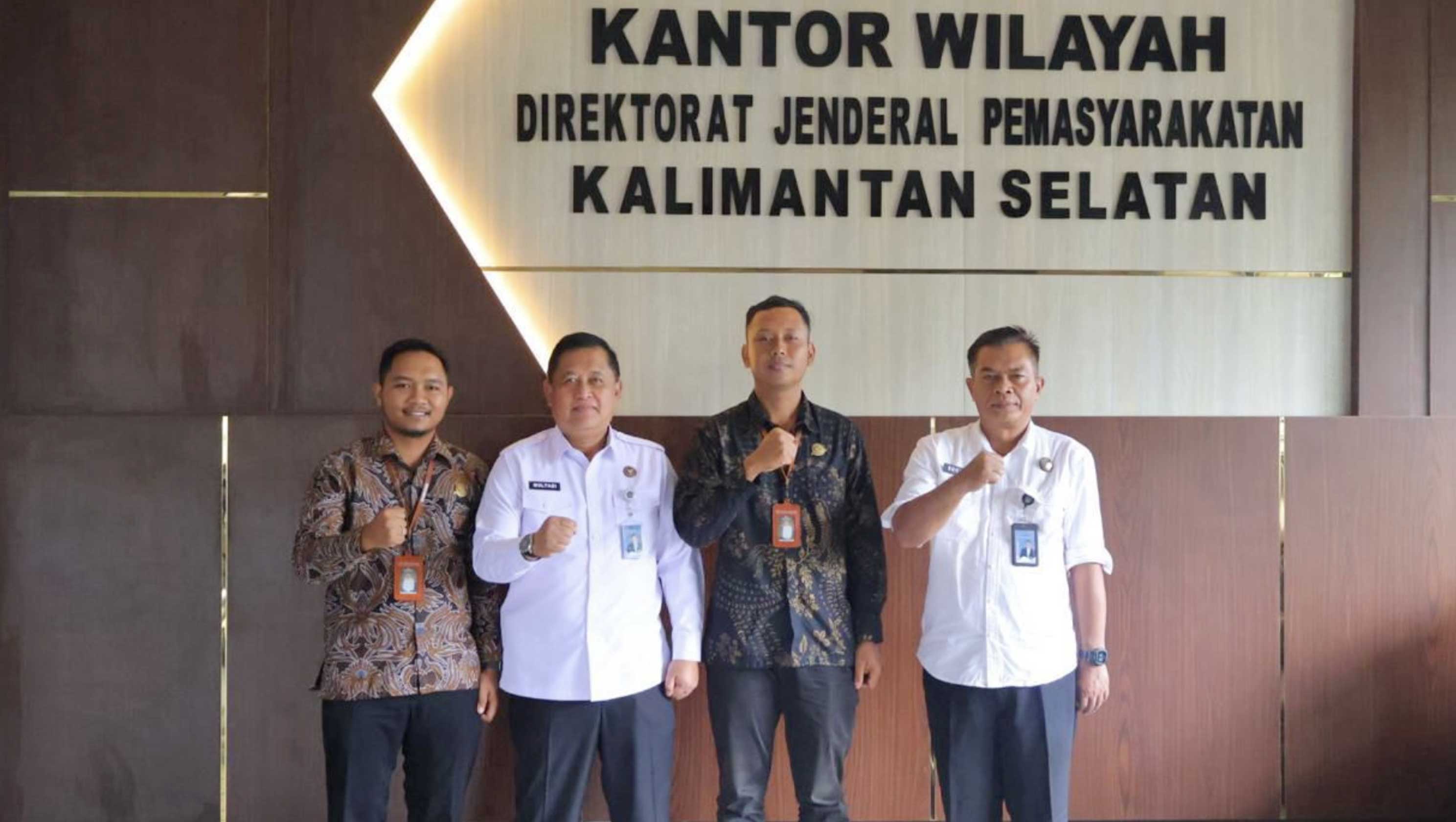 Penghubung KY Kalsel dan Kanwil Ditjenpas Kalsel Perkuat Sinergi Pengawasan dan Edukasi Publik Penghubung KY Kalsel dan Kanwil Ditjenpas Kalsel Perkuat Sinergi Pengawasan dan Edukasi Publik