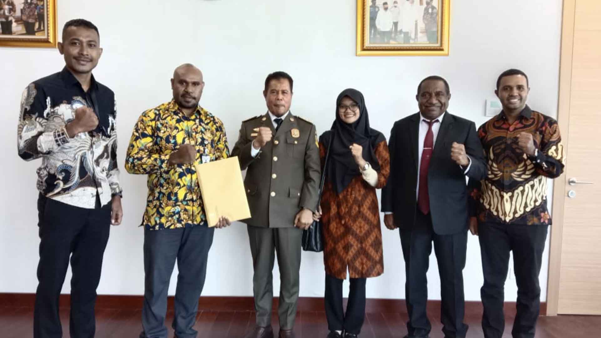 Plh. Gubernur Papua Minta Ada Sosialisasi Wewenang dan Tugas KY ke ASN Papua Plh. Gubernur Papua Minta Ada Sosialisasi Wewenang dan Tugas KY ke ASN Papua