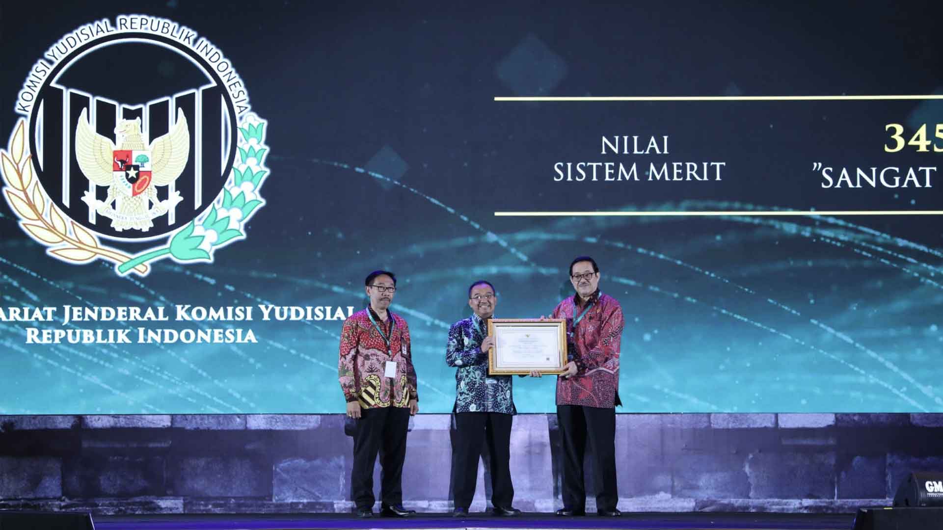KY Terima Penghargaan Anugerah Meritokrasi Kategori Sistem Sangat Baik