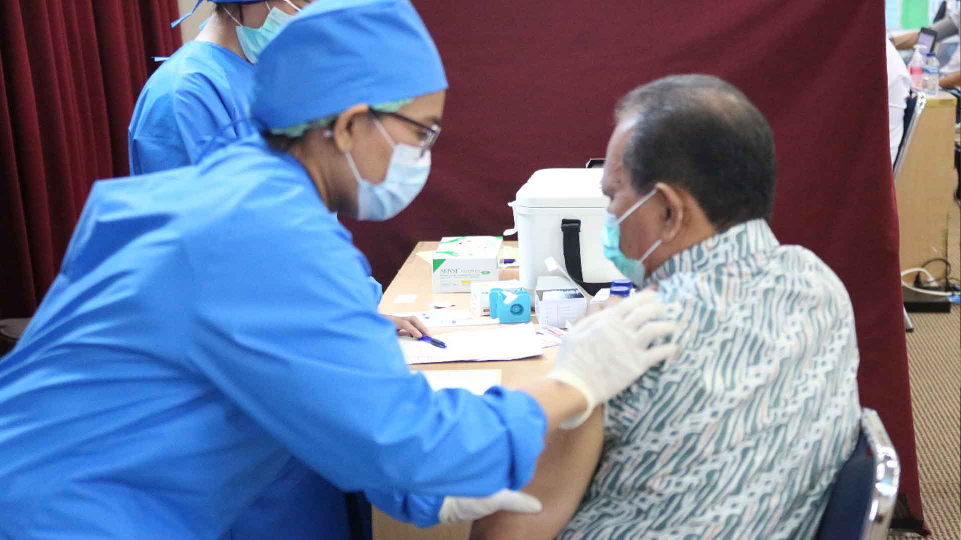 KY Gelar Vaksinasi Covid-19 Fase Pertama KY Gelar Vaksinasi Covid-19 Fase Pertama