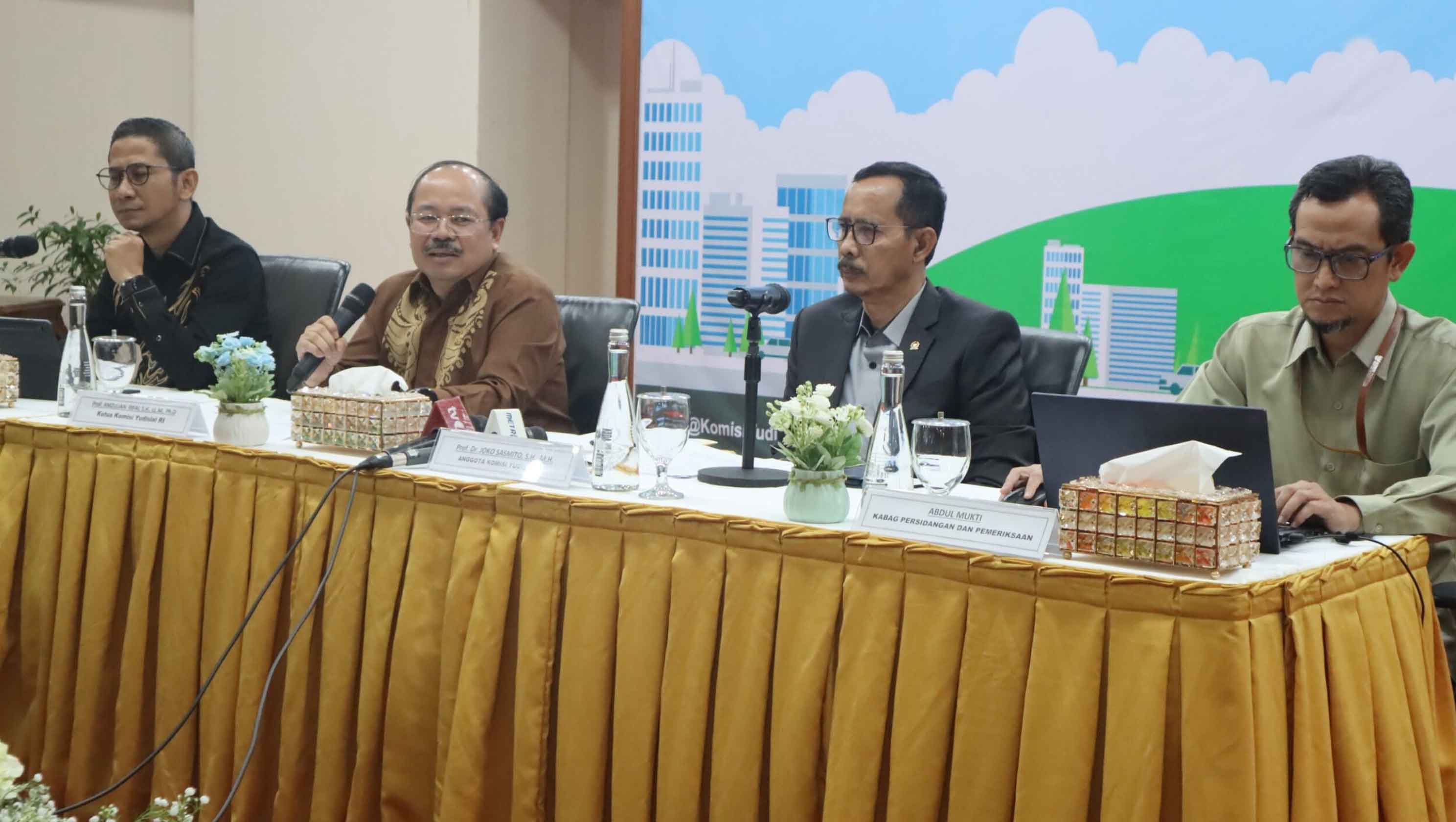 KY Ungkap Perkembangan Penanganan 5 Kasus Menarik Perhatian Publik