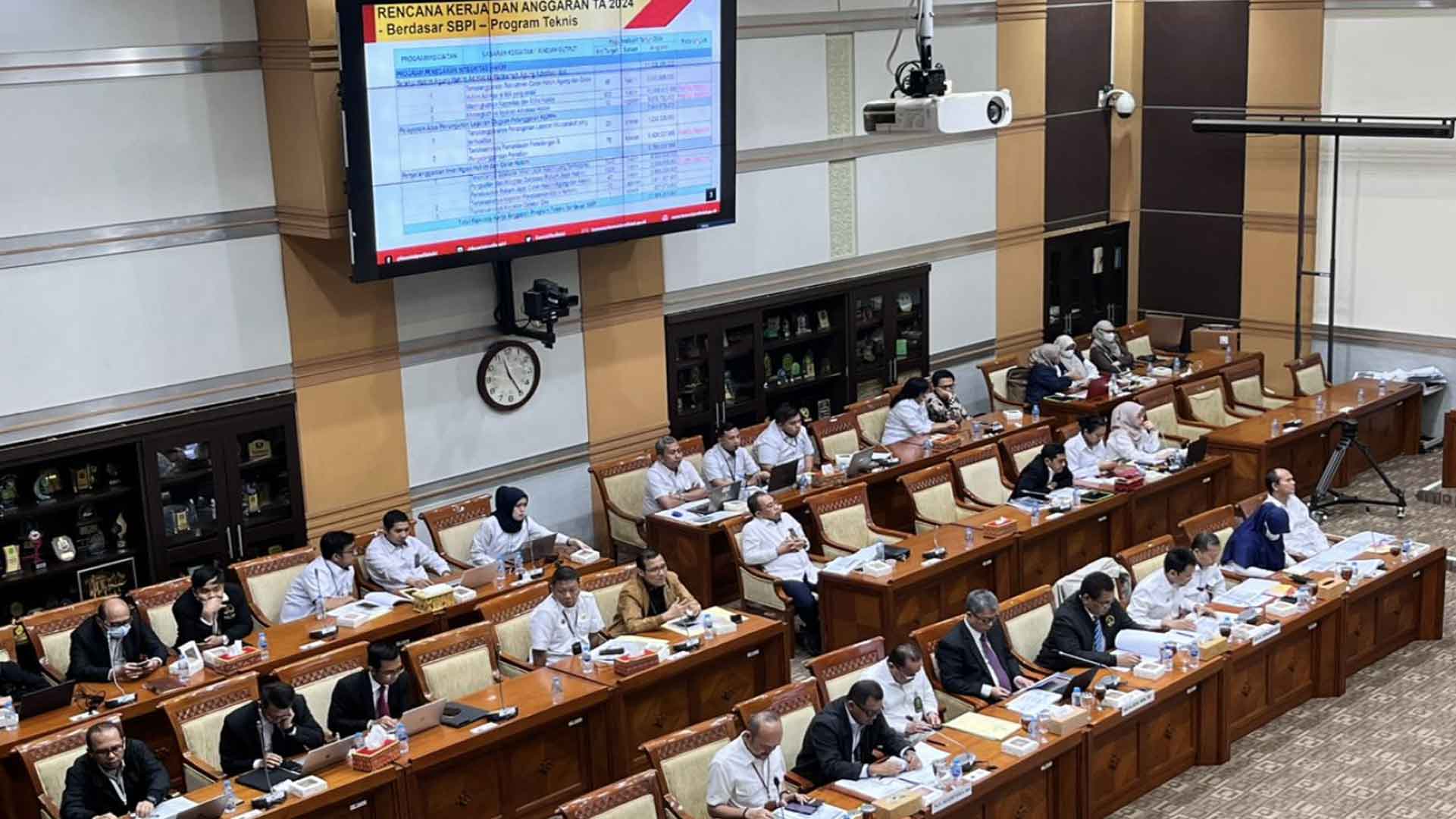 KY Bahas Anggaran 2024 dengan Komisi IIl DPR KY Bahas Anggaran 2024 dengan Komisi IIl DPR