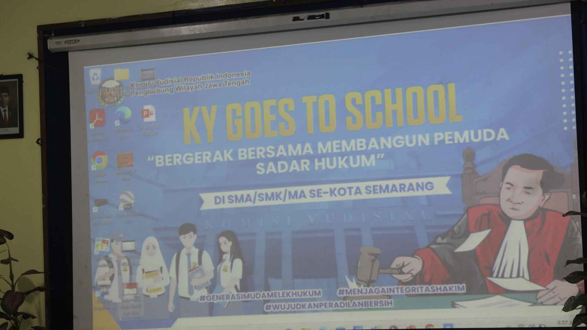 Penghubung KY Jateng menggelar "KY Goes To School"