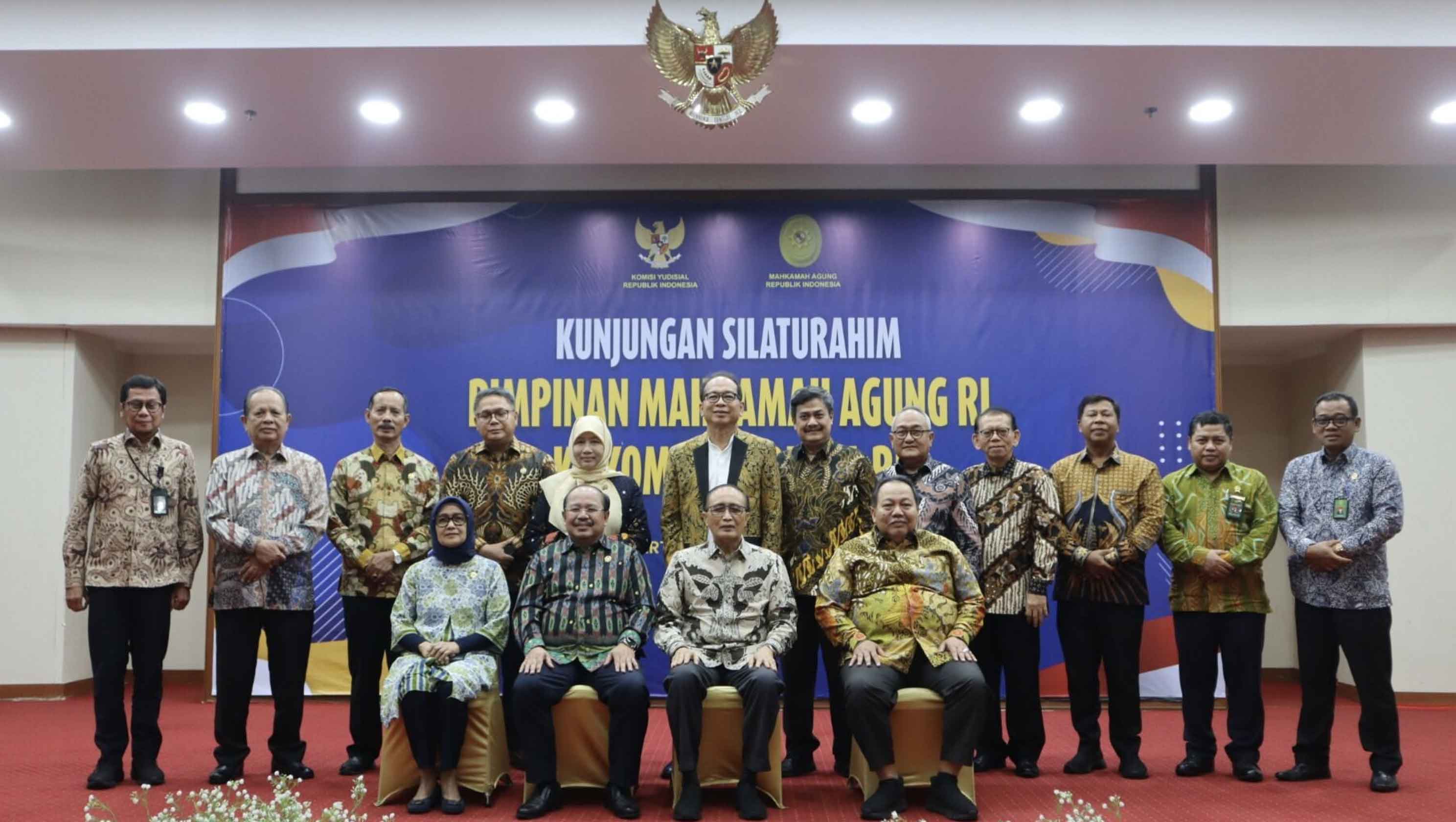 Pimpinan KY Terima Kunjungan Pimpinan MA Pimpinan KY Terima Kunjungan Pimpinan MA