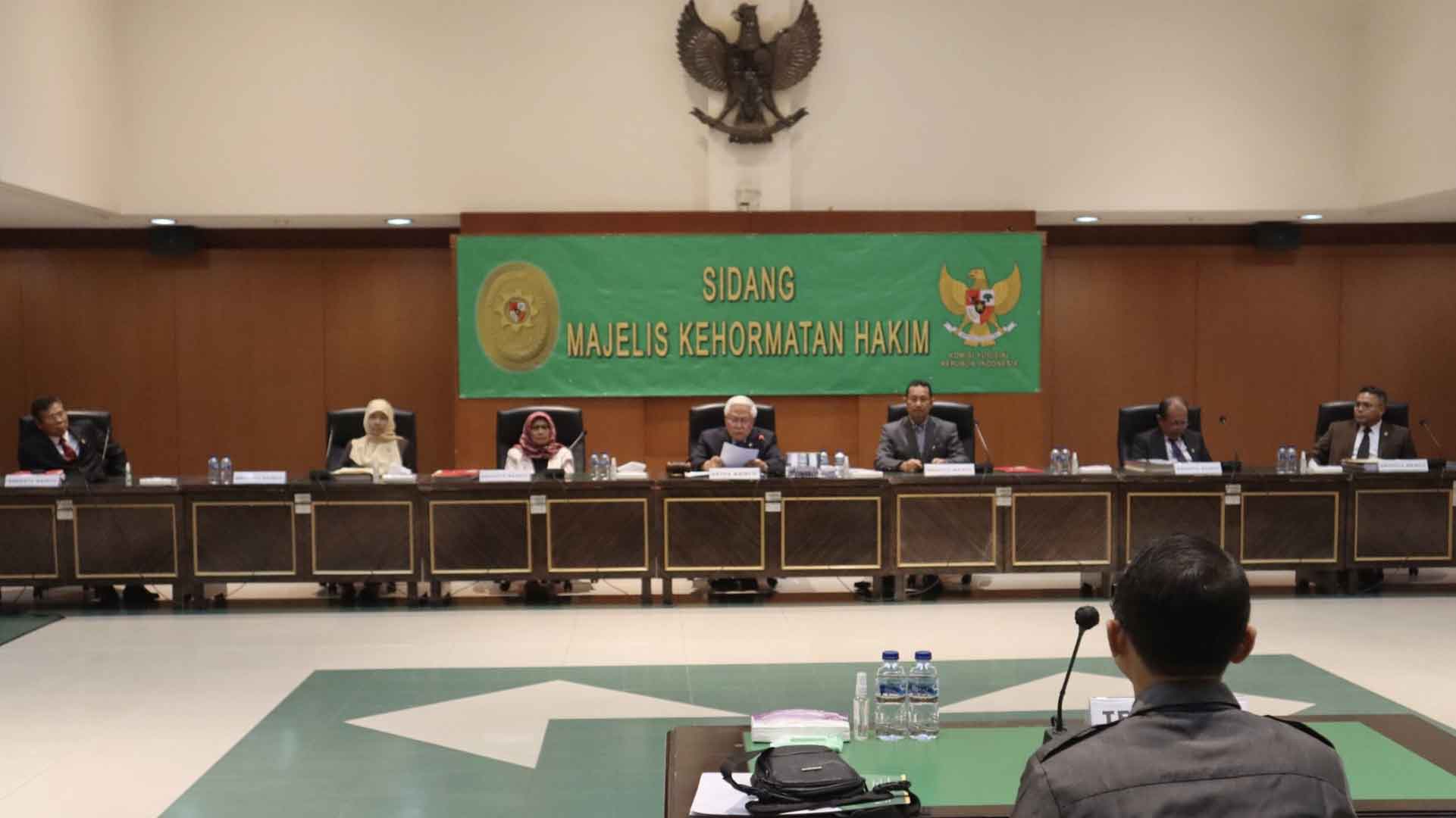 Terlibat Perselingkuhan, Hakim HB Diberhentikan dengan Hak Pensiun