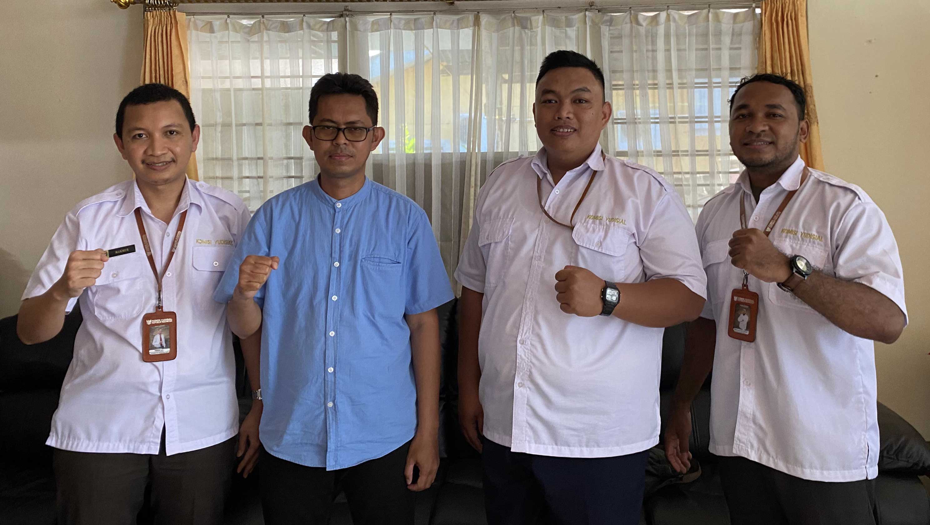 Penghubung KY Papua Barat Sinergi dengan PWI Papua Barat dalam Edukasi Publik Penghubung KY Papua Barat Sinergi dengan PWI Papua Barat dalam Edukasi Publik