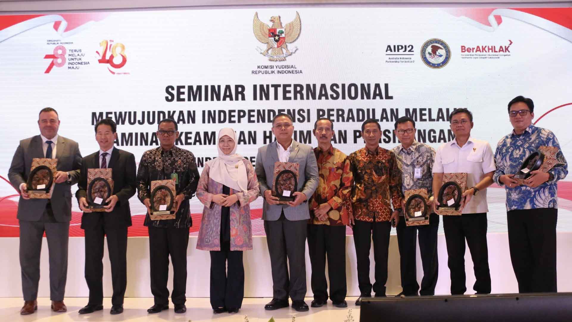 Masyarakat Mencegah PMKH Jika Sudah Percaya pada Peradilan Masyarakat Mencegah PMKH Jika Sudah Percaya pada Peradilan