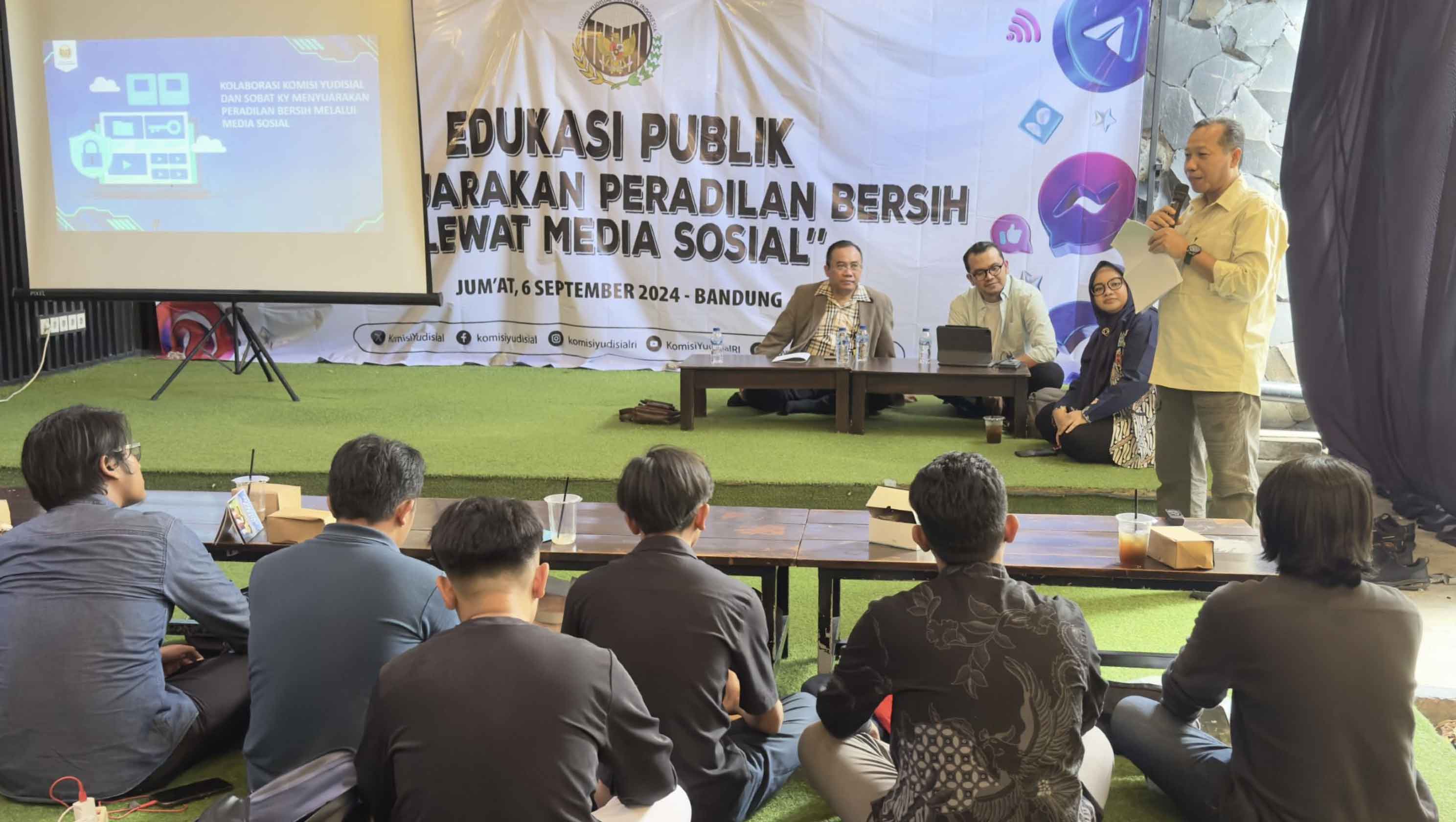 KY Ajak SobatKY Bandung Suarakan Peradilan Bersih di Media Sosial